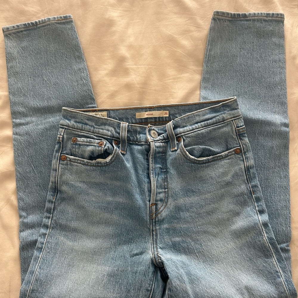 Levi's - Wedgie Jeans